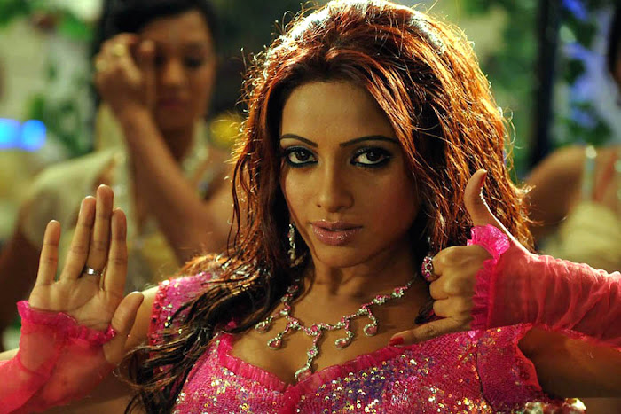 udaya bhanu from leader item song unseen pics